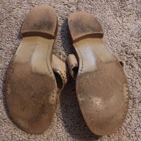 Nude beige sandals with gold trim - Picture 5 of 7